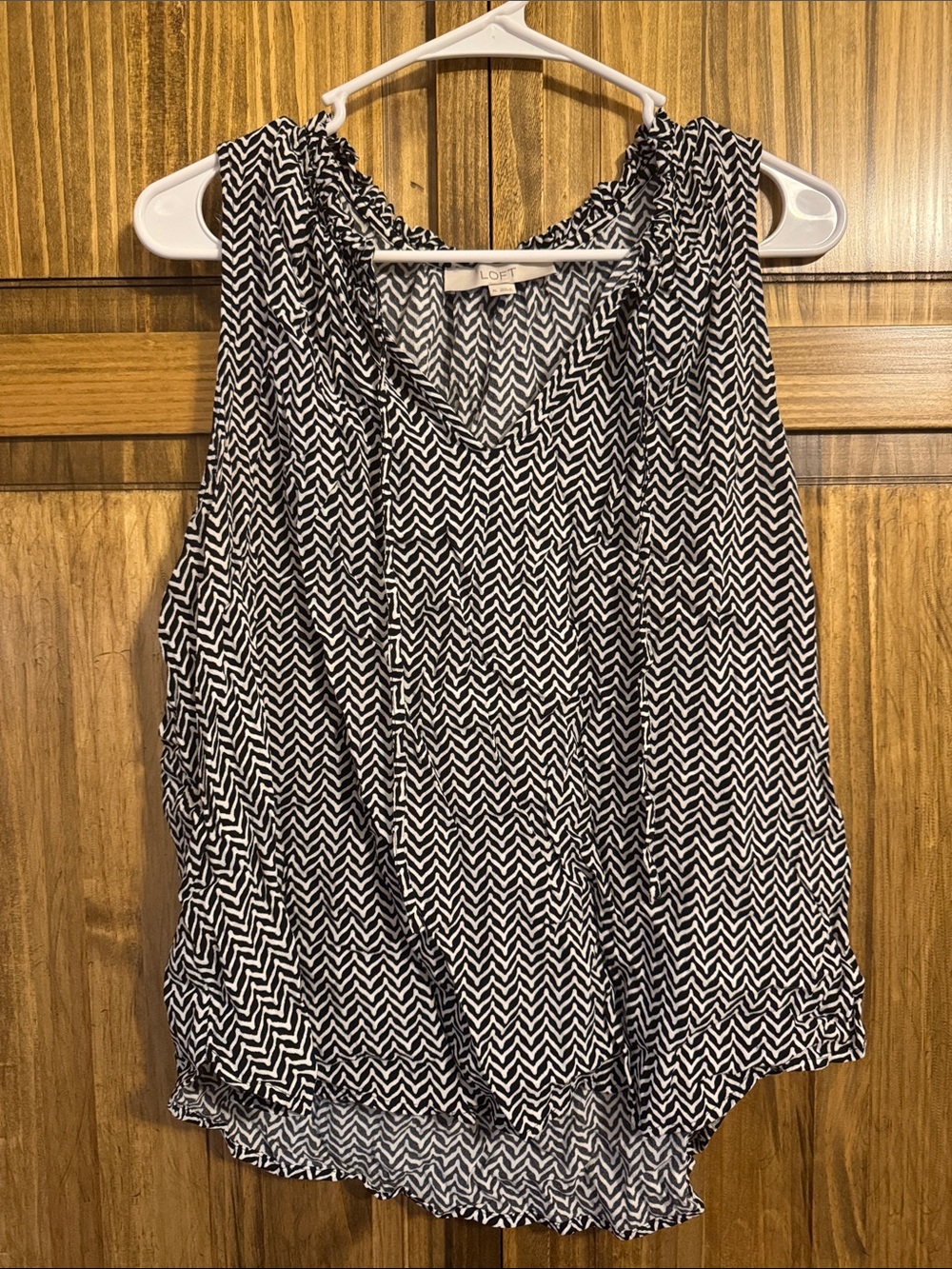 LOFT Black & White Zigzag Sleeveless Camisole